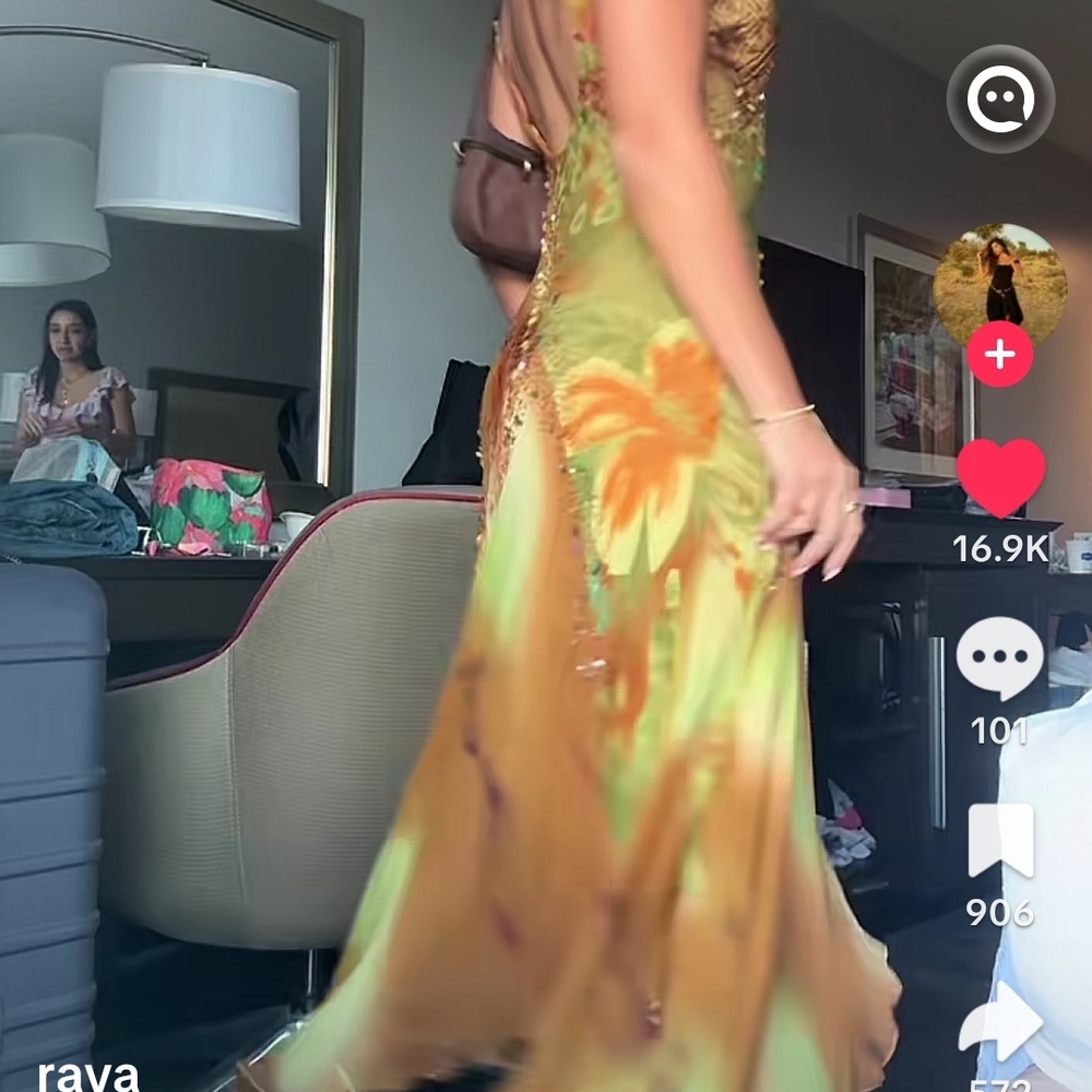 ISO SUE WONG DRESS! *** Do Not Buy, Its An In Search Of Post - Picture 4 of 5